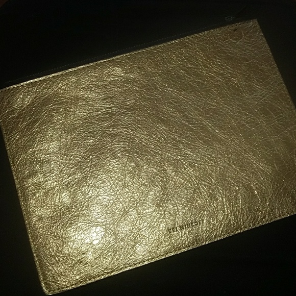 PERFECT HOLIDAY-Uri Minkoff Pouch - Picture 1 of 3